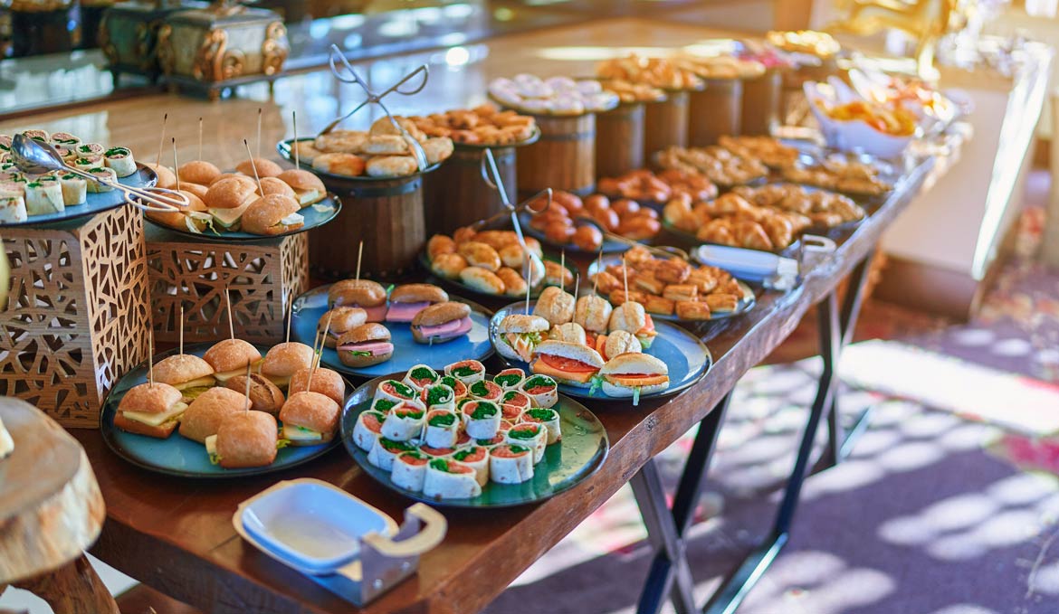 Buffets dürfen niemals leer aussehen Buffets dürfen niemals leer aussehen