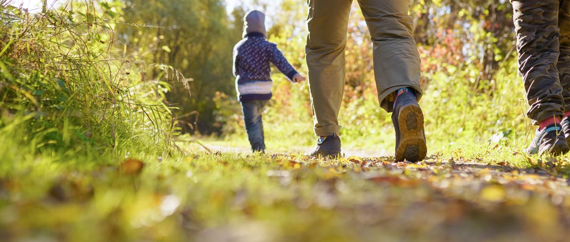 Wanderfreunde im Herbst in Dänemark